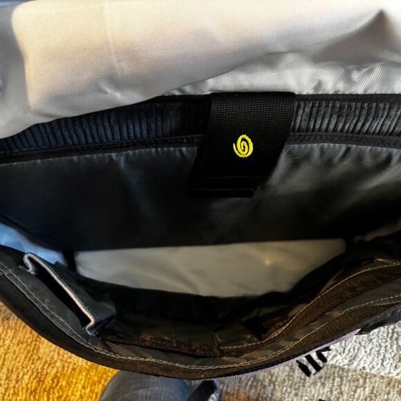 NWOT Timbuk 2 Messenger Bag - Picture 3 of 5